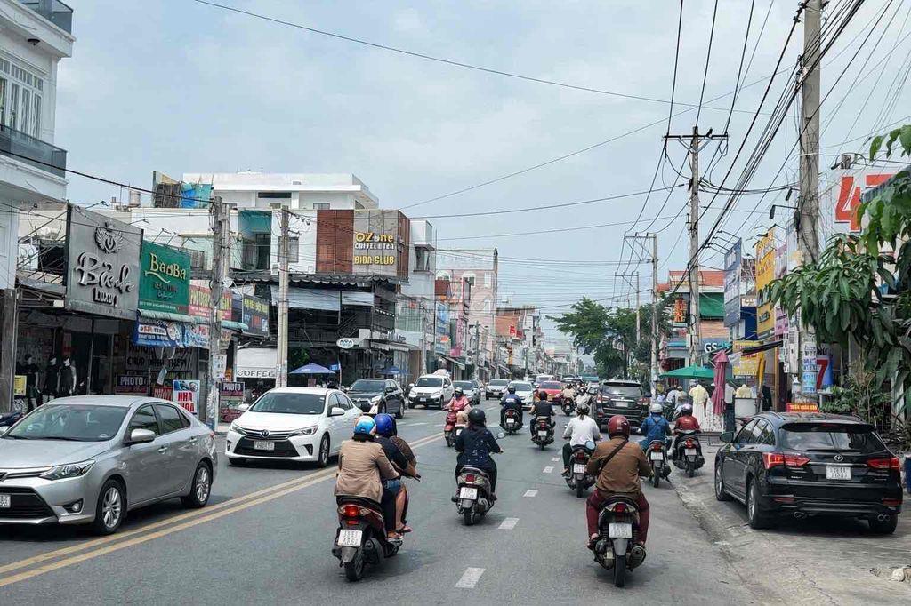 NHÀ 2 MẶT TIỀN TRONG KHU DÂN CƯ VIETSING