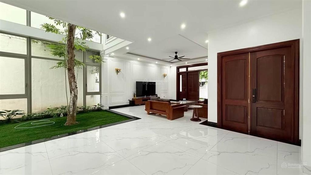 Chuyển nhượng biệt thự euro village 2  3 tầng trục chính vip 341,6m2 37 tỷ
