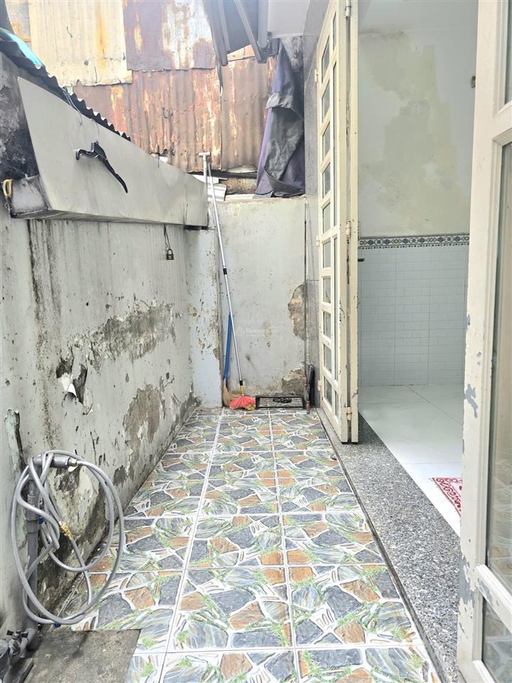 Bán nhà 4 tầng khu dân cư. hẻm thông khu 20 thươc đường đoàn văn bơ.