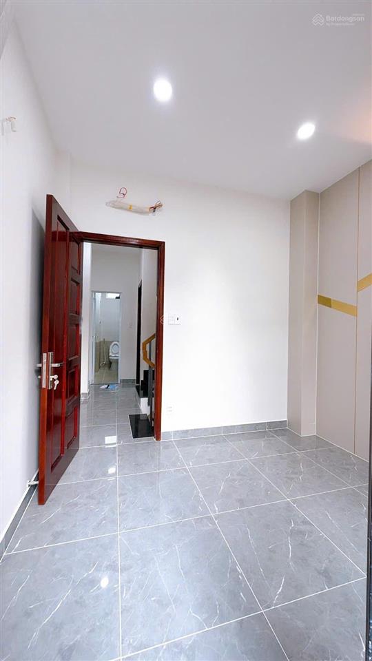 Bán nhà đẹp 4 tầng vào ở ngay. hẻm ba gác thông thoáng.