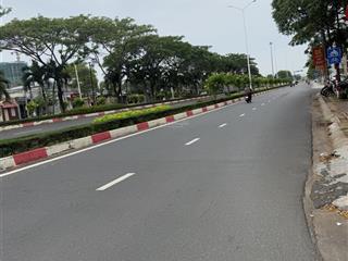Cho thuê nhà phố 2 mặt tiền đường lớn 2/9. ngang 20m2.  0969 903 ***
