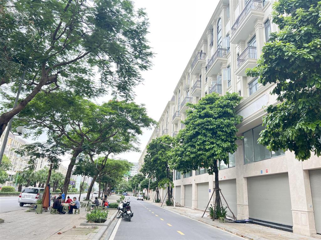Cho thuê nguyên căn him lam vạn phúc 7 tầng sẵn điều hoà, thang máy