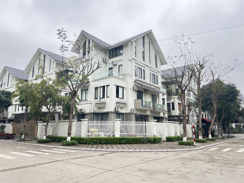 Cho thuê căn hộ studio đầy đủ nội thất quanh 4tr ở ngay cổng chào an khánh