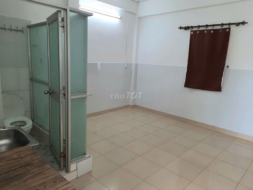 PHÒNG TRỌ MỚI THOÁNG CÓ MÁY LẠNH