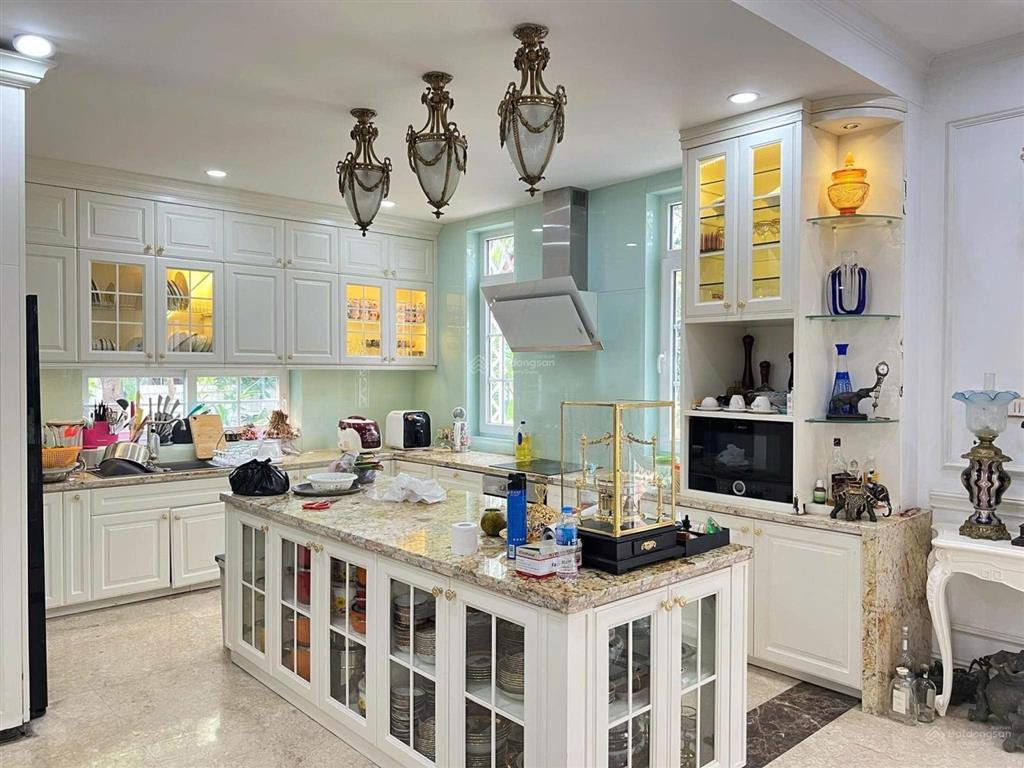Bán biệt thự 245m2, 4t, mặt tiền 12m, full nội thất, vỉa hè 3m, ở và kinh doanh tại kđt văn phú