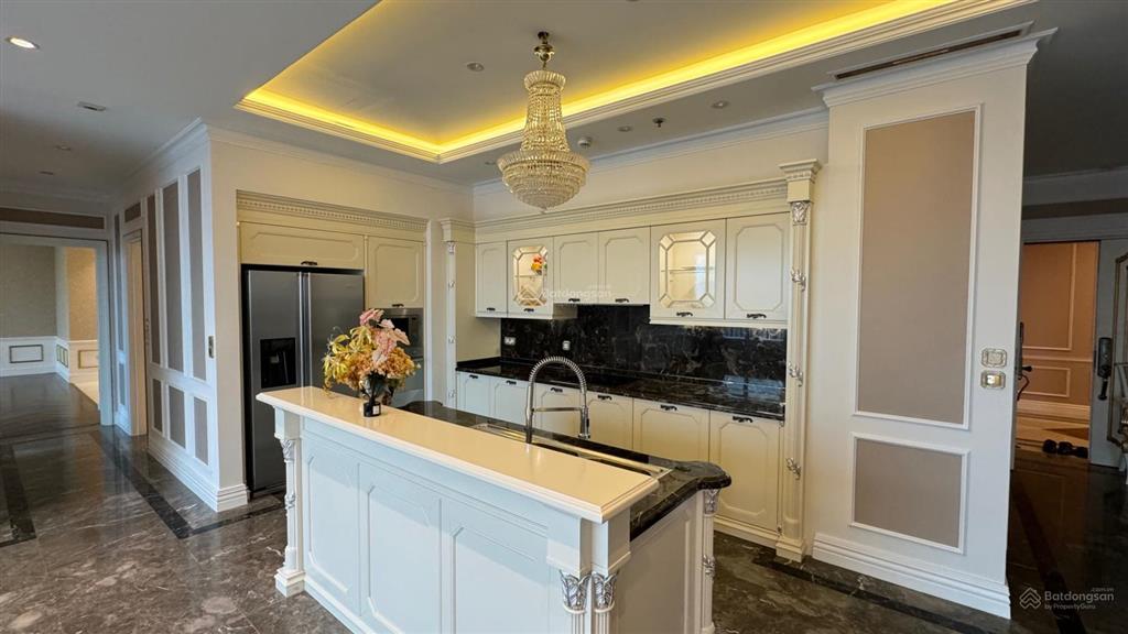 Bán căn 165m2 tòa nhà m3m4  91 nguyễn chí thanh view hồ đống đa, có slot ô tô. full nội thất