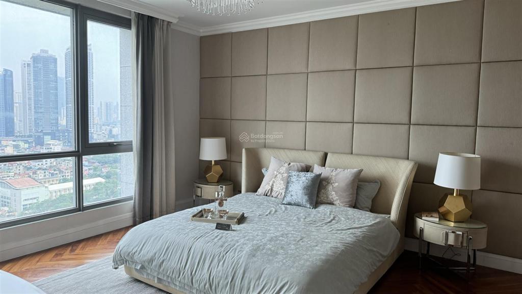 Bán căn 165m2 tòa nhà m3m4  91 nguyễn chí thanh view hồ đống đa, có slot ô tô. full nội thất