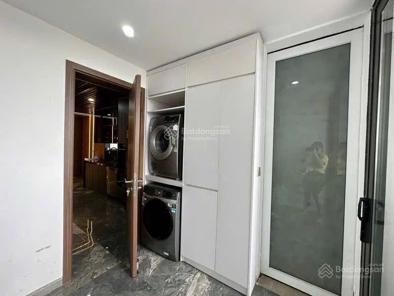 Bán căn 205m2 tòa nhà thành công tower số 57 láng hạ view hồ đống đa, có slot ô tô. full nội thất