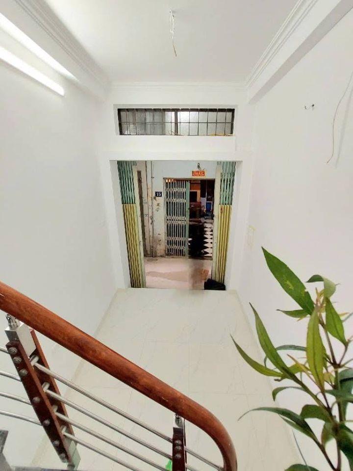 Bán nhà Thanh Nhàn 16m² x6T-4 Tỷ-3PN- Sổ riêng-đủ nội thất-ngõ đẹp