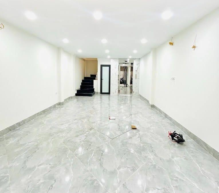 Bán nhà Mặt phố Bạch Mai 92M2- 8T - 45 Tỷ -Sổ đẹp-T.Máy -V.Hè -KD-VP