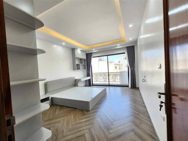 Bán nhà Mặt phố Bạch Mai 92M2- 8T - 45 Tỷ -Sổ đẹp-T.Máy -V.Hè -KD-VP