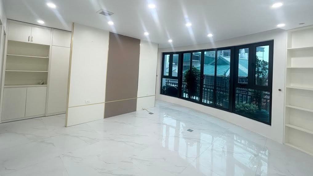 Bán nhà mặt phố Lê Thanh Nghị,Hà Nội 123M2 x8T -69 Tỷ-Góc-SPA-Showroom