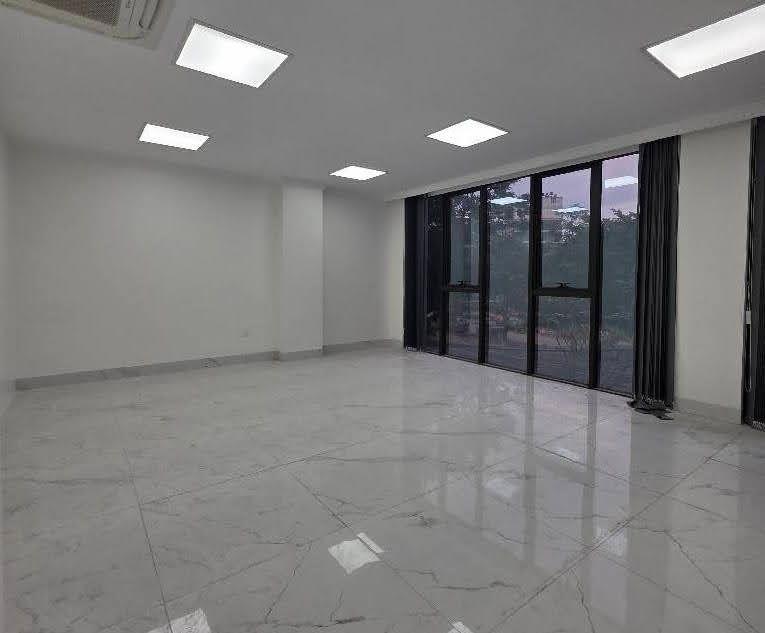 Bán nhà mặt phố Lê Thanh Nghị,Hà Nội 123M2 x8T -69 Tỷ-Góc-SPA-Showroom