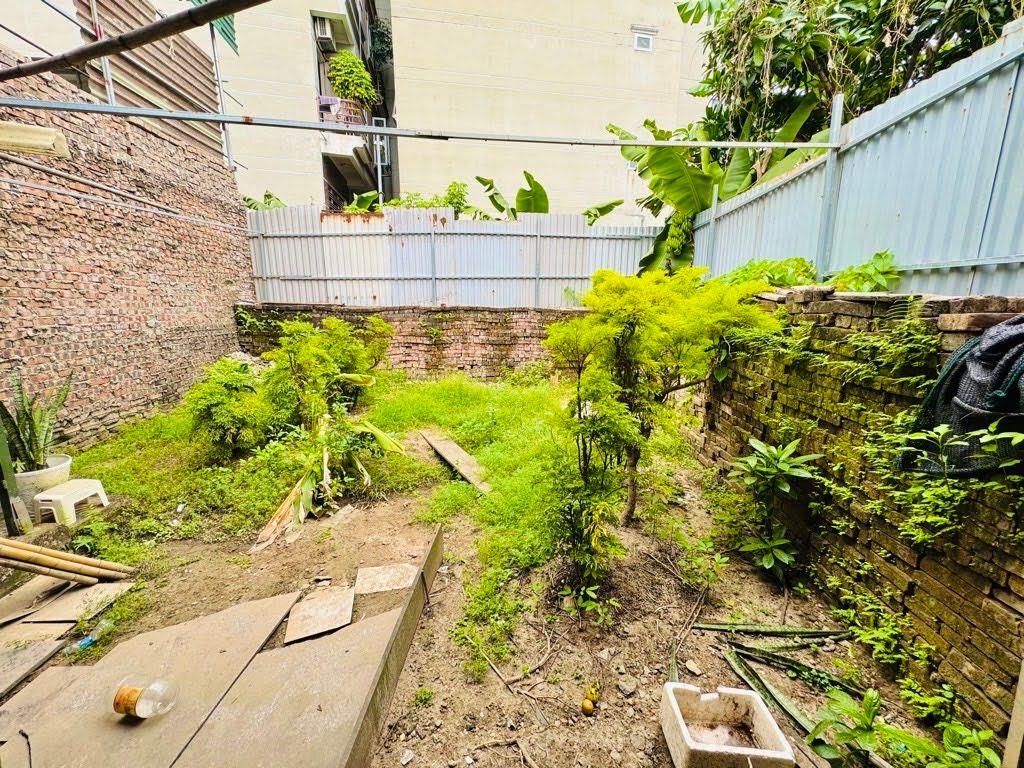 Bán đất mặt phố Hoàng Mai 145M- mt5.2 -30 Tỷ+ Oto tránh-xây toà nhà