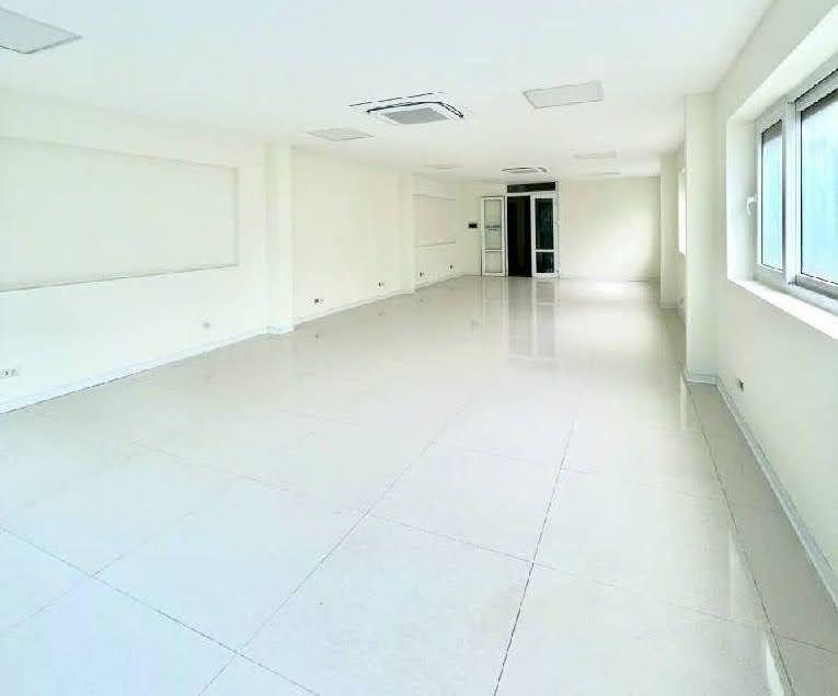 Bán nhà mặt phố Lò Đúc 333m² x5T -179 Tỷ- lô góc -vỉa hè -SPA-Showroom