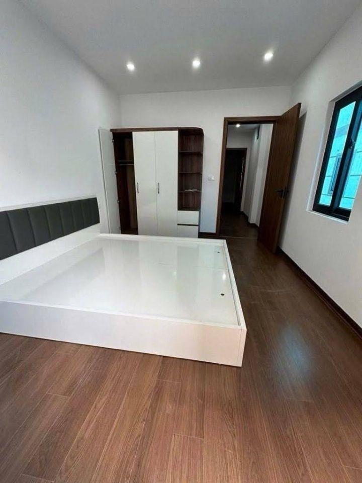 Gấp- Bán nhà Lĩnh Nam  33m² – 4,5 tầng – 7PN – 6 Tỷ – dòng tiền 21tr/T –ngõ đẹp