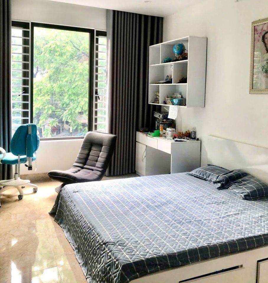 Bán nhà mặt phố Kim Ngưu 63m² x 4T- 20 tỷ - MT rộng - Vỉa hè-ko QH