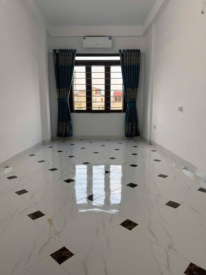 Bán Nhà Lĩnh Nam 20m² X 5 Tầng – 3 Tỷ+ - Full Đồ -Ngõ Nông Rộng