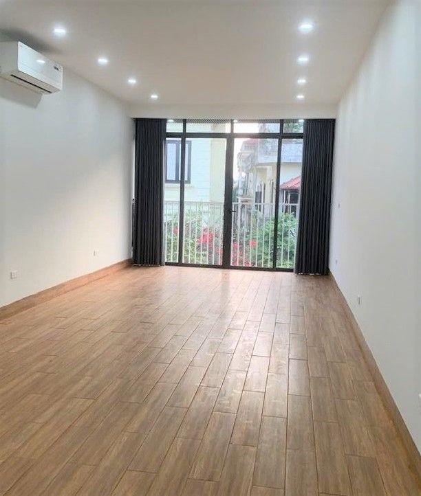 Bán nhà mặt phố Lĩnh Nam 100m² x 5 tầng, 30 tỷ+ Mặt tiền rộng - Vỉa hè  – Đã QH xong 