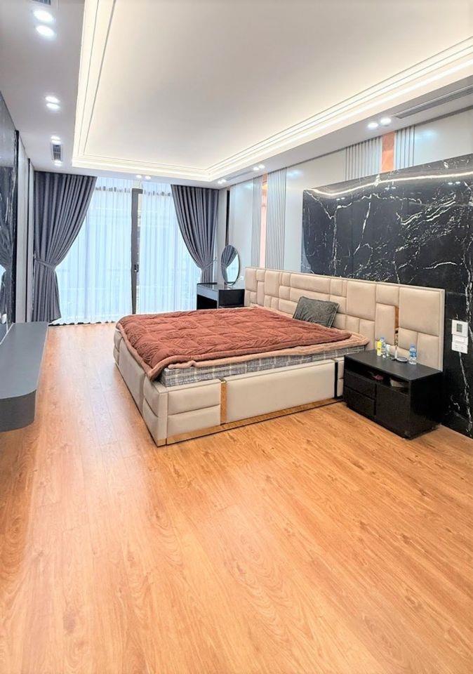 Bán Nhà Phân Lô Kim Đồng 79m² x 6 Tầng –18 Tỷ- Ô Tô Vào Nhà – 8PN – Dt 50tr/Tháng