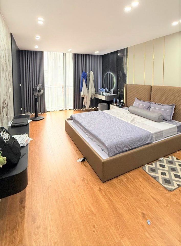Bán Nhà Phân Lô Kim Đồng 79m² x 6 Tầng –18 Tỷ- Ô Tô Vào Nhà – 8PN – Dt 50tr/Tháng
