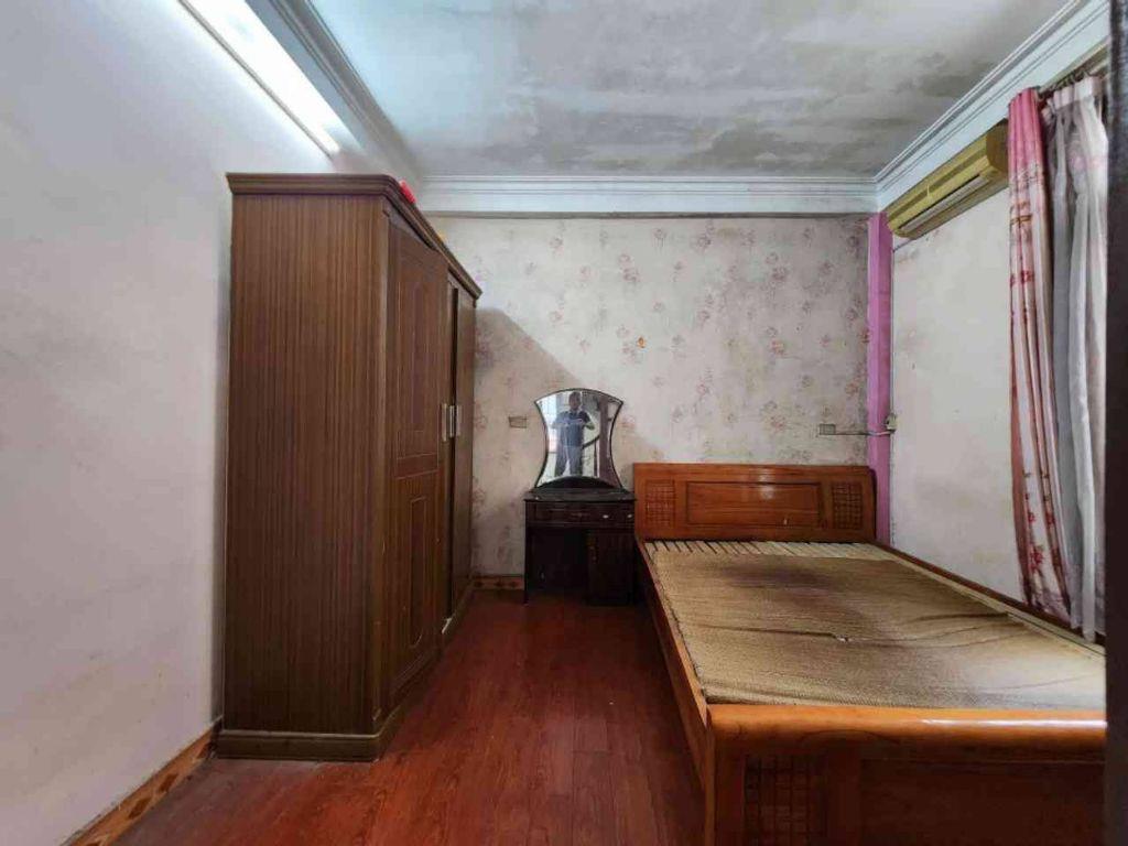 Bán Nhà ngõ 467 Lĩnh Nam  25m² x 4 Tầng – Nhỉnh 4 Tỷ -Lô Góc -Sổ Riêng - Ko QH