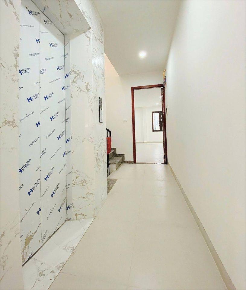 Bán Nhà Phân Lô Minh Khai – Ô Tô Đỗ Cửa – 79m² X 6 Tầng – Thang Máy – 18 Tỷ