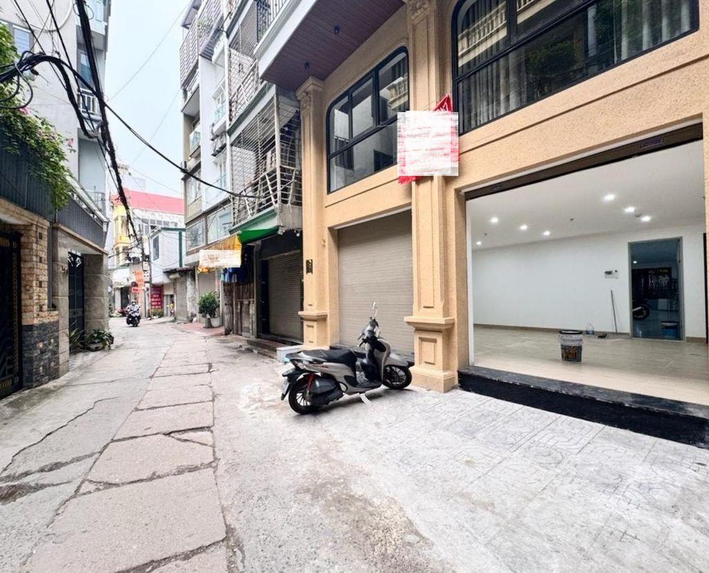Bán Nhà  PHÂN LÔ ÔTO ĐỖ CỬA  LINH ĐÀM 154M² x 7 TẦNG – 40 Tỷ + LÔ GÓC – T.MÁY – ÔTÔ – DT 200TR/THÁNG