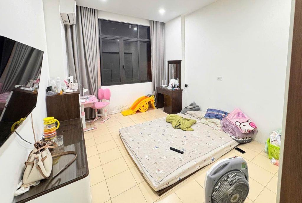 Bán Nhà Lĩnh Nam  – Lô Góc – 31m² × 3 Tầng - 3pn– Nhỉnh 4 Tỷ