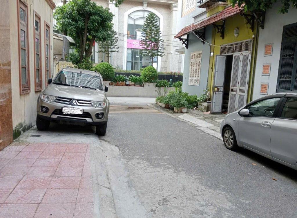  Bán Nhà Phân Lô Bàn Cờ Lĩnh Nam 73m² x 6 Tầng –Ô Tô Tránh – Gara – T.Máy – Định Giá 20 Tỷ