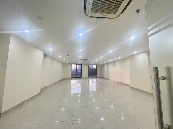 TÒA NHÀ THƯƠNG HIỆU MẶT PHỐ TÔN ĐỨC THẮNG 200M² x 9 TẦNG – HẦM -140 TỶ-DT 500 TRIỆU