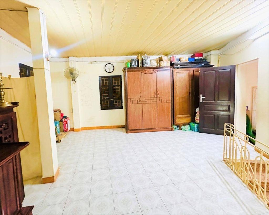 2 TỶ –BÁN  NHÀ TÂN MAI 35M² × 3 TẦNG – LÔ GÓC – HÀNG HIẾM 