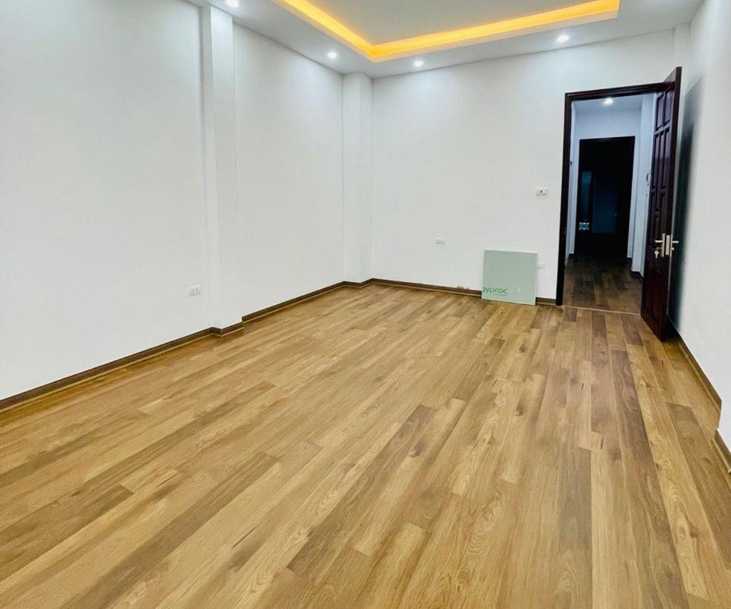 BÁN NHÀ NGUYỄN KHOÁI  66M² × 3 TẦNG – 7,9 TỶ  – KO QH- BÁN GẤP