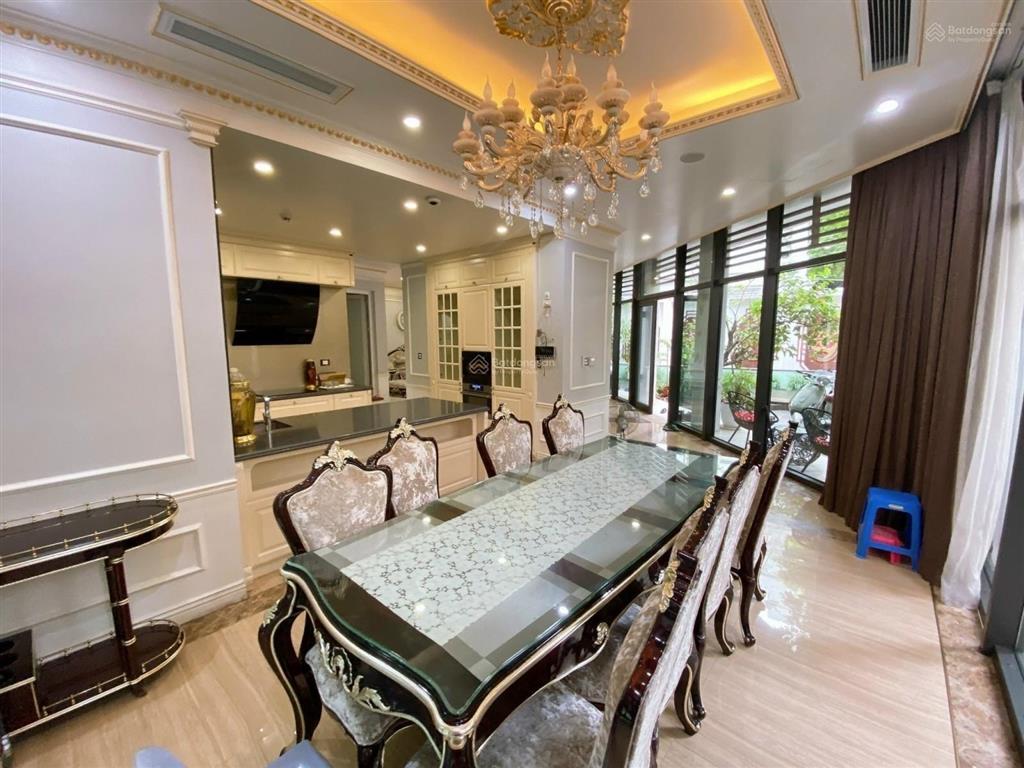Chính chủ cần bán căn biệt thự trong bán đảo linh đàm 326m2 4 tầng mt 13m giá 52 tỷ.  0845 330 ***