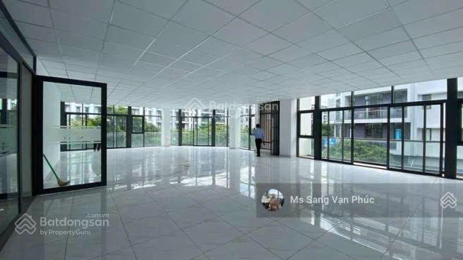 Khúc thừa dụ lô góc 206m² x8t  137 tỷ  dòng tiền không ngừng đổ về