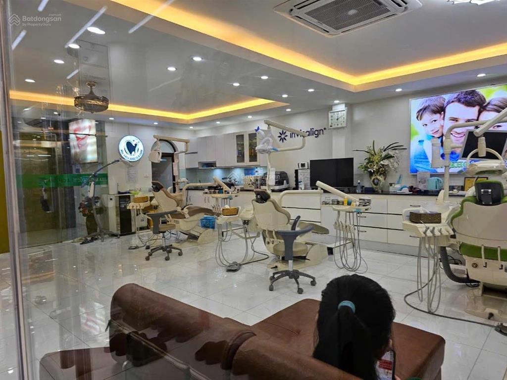 Phố vip nguyễn hoàng  toà nhà đẹp bề thế 9 tầng dt 145m2  mt 7m giá 80 tỷ
