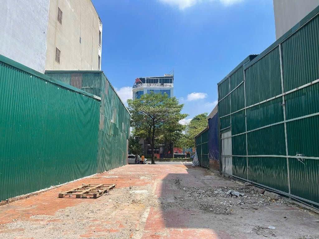 Kim đồng (mt7m)  ô tô vào nhà 98,9m2 giá 20,5 tỷ ngộp bank