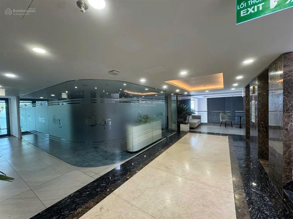Hiếm nhà dt lớn 3000m2, 4 tầng thang máy 23  25 xuân thủy ngay khu phố tây