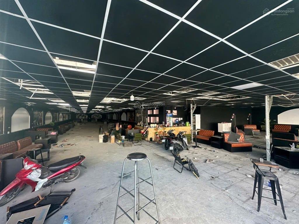 Nhà 30x65m, 2100m2 sàn suốt, trần cao 5m, mt cộng hoà gần pico plaza  158tr