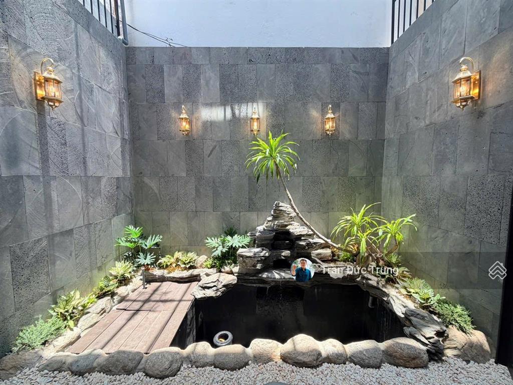 Mặt đường khu chợ hàng xây mới 5 tầng thang máy 90m2 full đồ