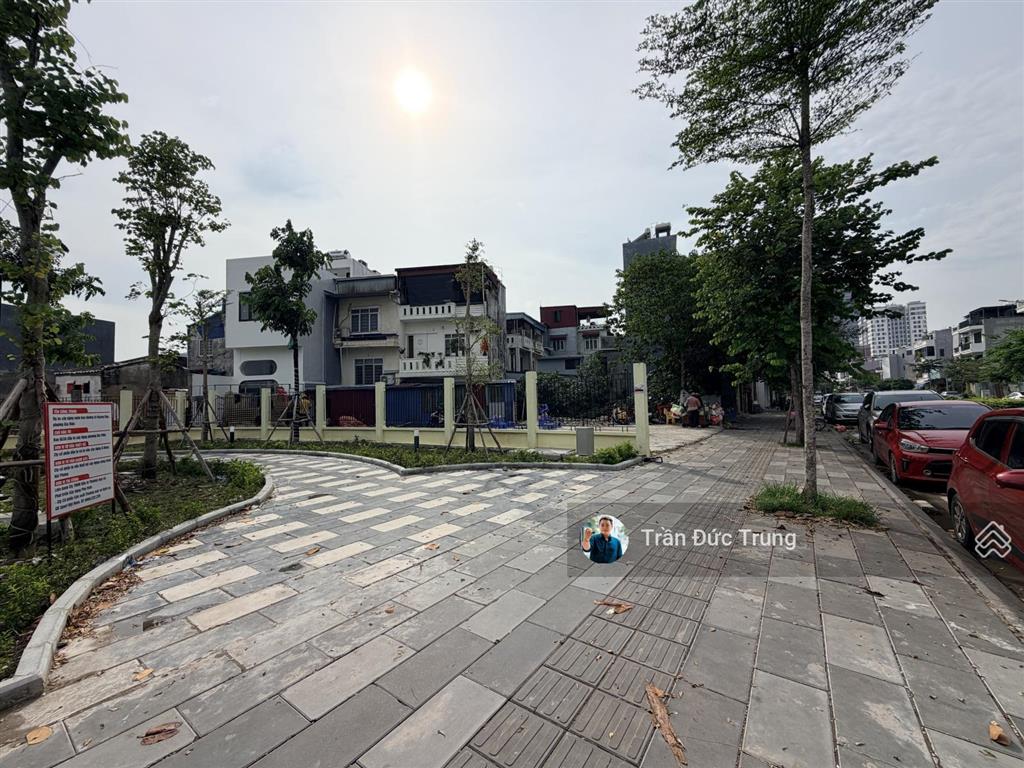 Lô góc xẻ khe mặt đường lê quang đạo sát lê lợi view hồ view công viên ngang ~6m