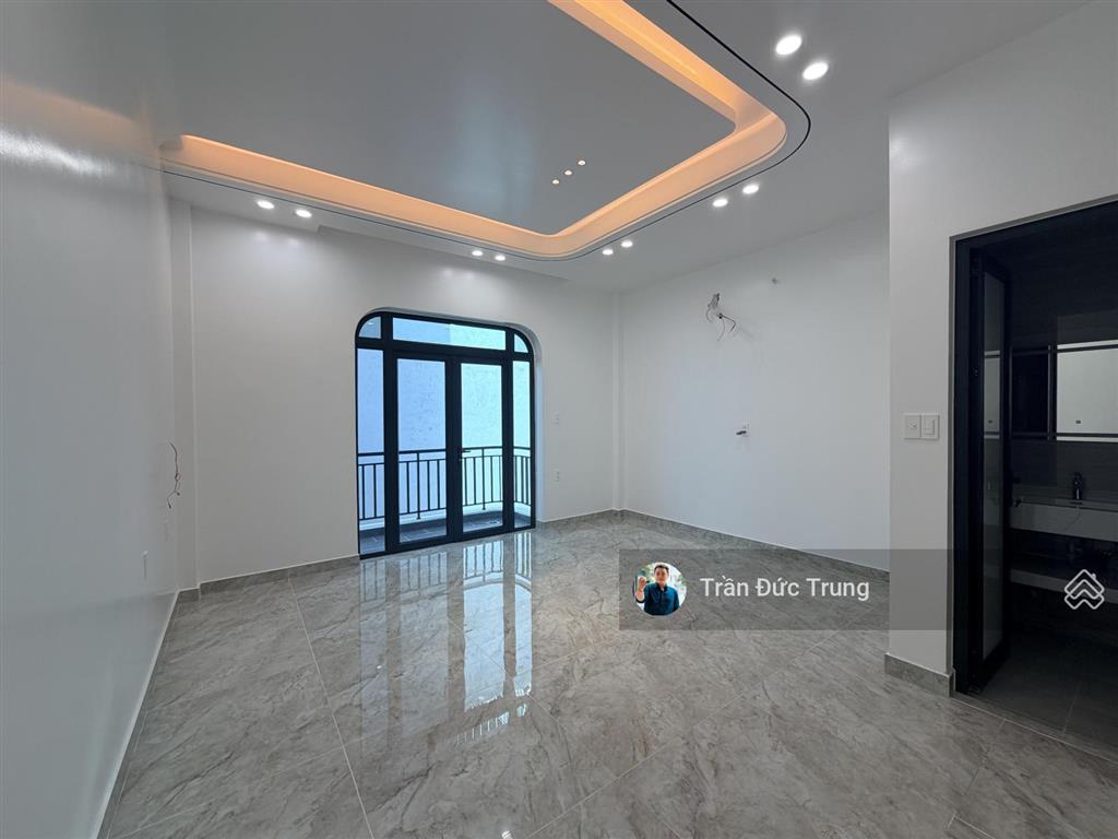 Khu trần nguyên hãn 4 tầng xây mới sân cổng 78m2