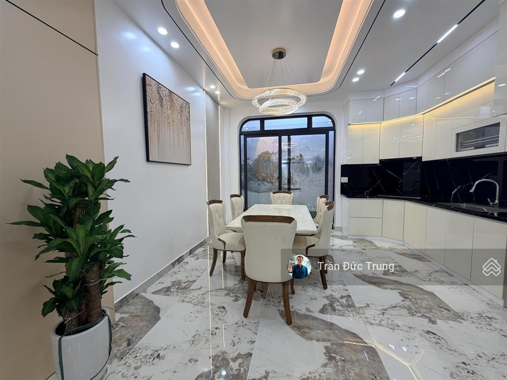 Khu trần nguyên hãn 4 tầng xây mới sân cổng 78m2