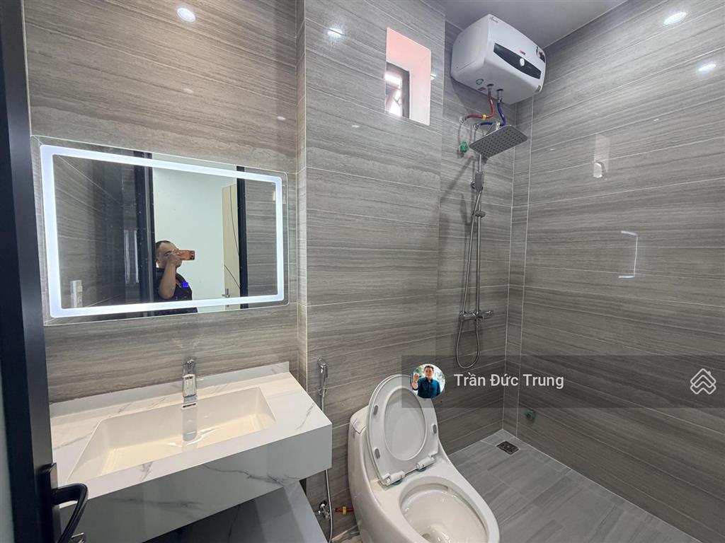Khu trần nguyên hãn 4 tầng xây mới sân cổng 78m2