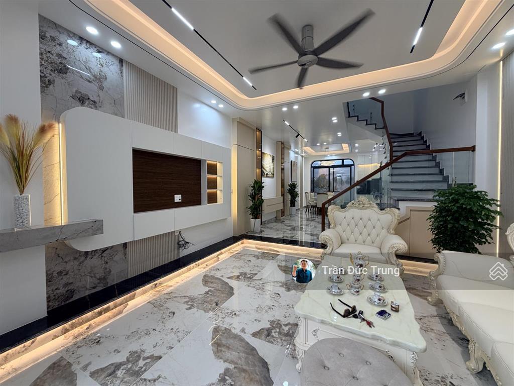 Khu trần nguyên hãn 4 tầng xây mới sân cổng 78m2