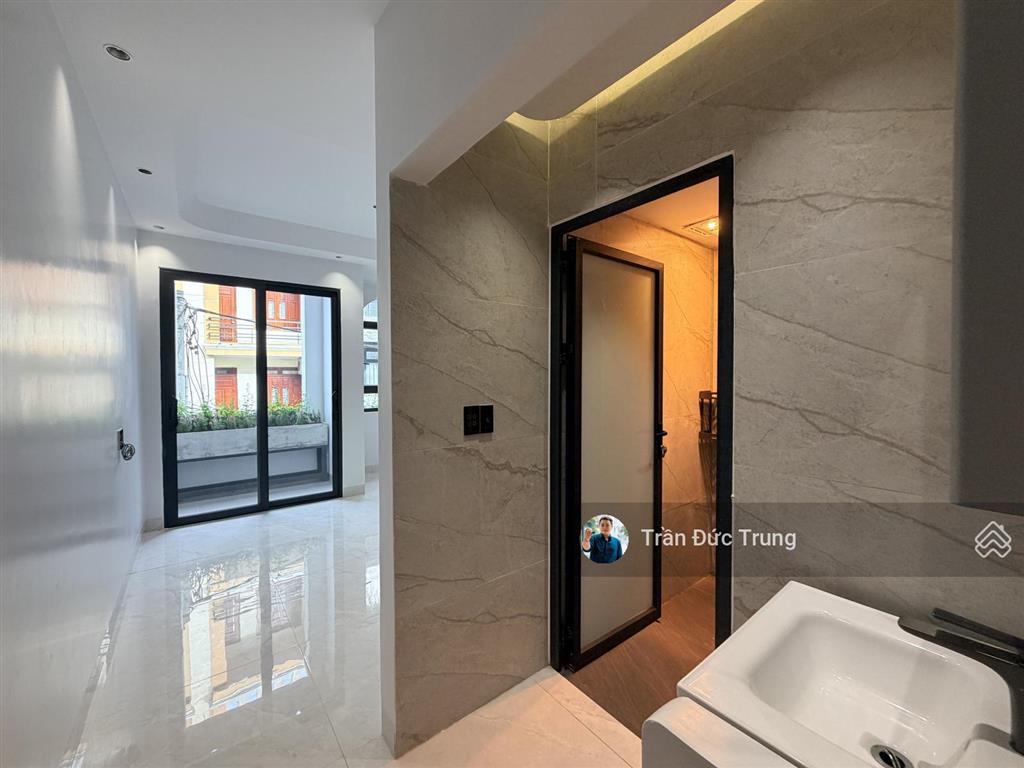 Nhà mới 68m2 lô góc độc lập thiết kế hiện đại tuyến thiên lôi