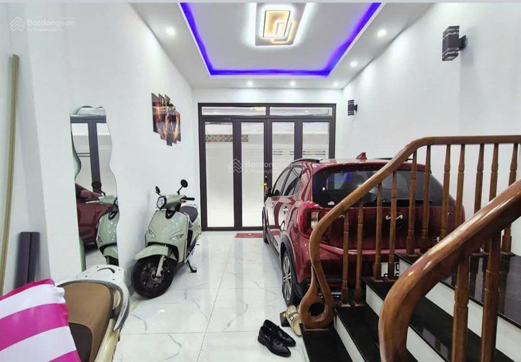 Bán nhà mặt ngõ đường láng đông đa 36m25 tầngmặt 4m6 pn11,6 tỷ.nhà trung tâm quận,nhà đẹp.