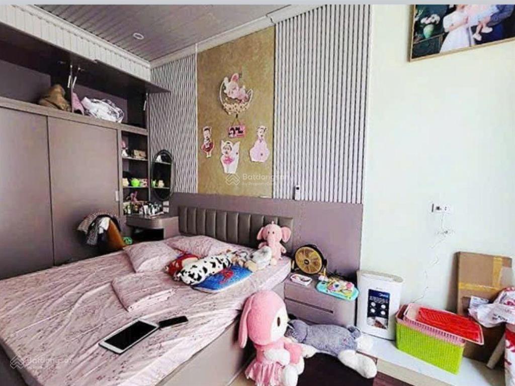 Bán nhà mặt ngõ đường láng đông đa 36m25 tầngmặt 4m6 pn11,6 tỷ.nhà trung tâm quận,nhà đẹp.