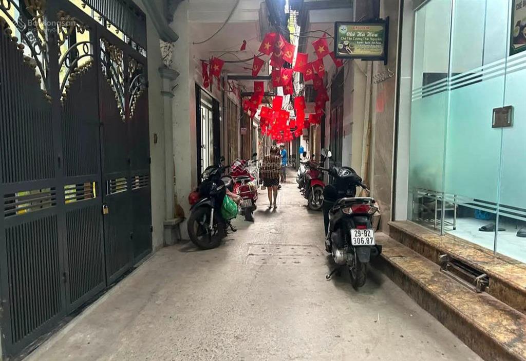 Cần bán nhà ngõ chợ khâm thiện đông đa 35m26 tầngmặt 4m3pn k.kín rộng9,6tỷ.
nhà trung tâm quận.