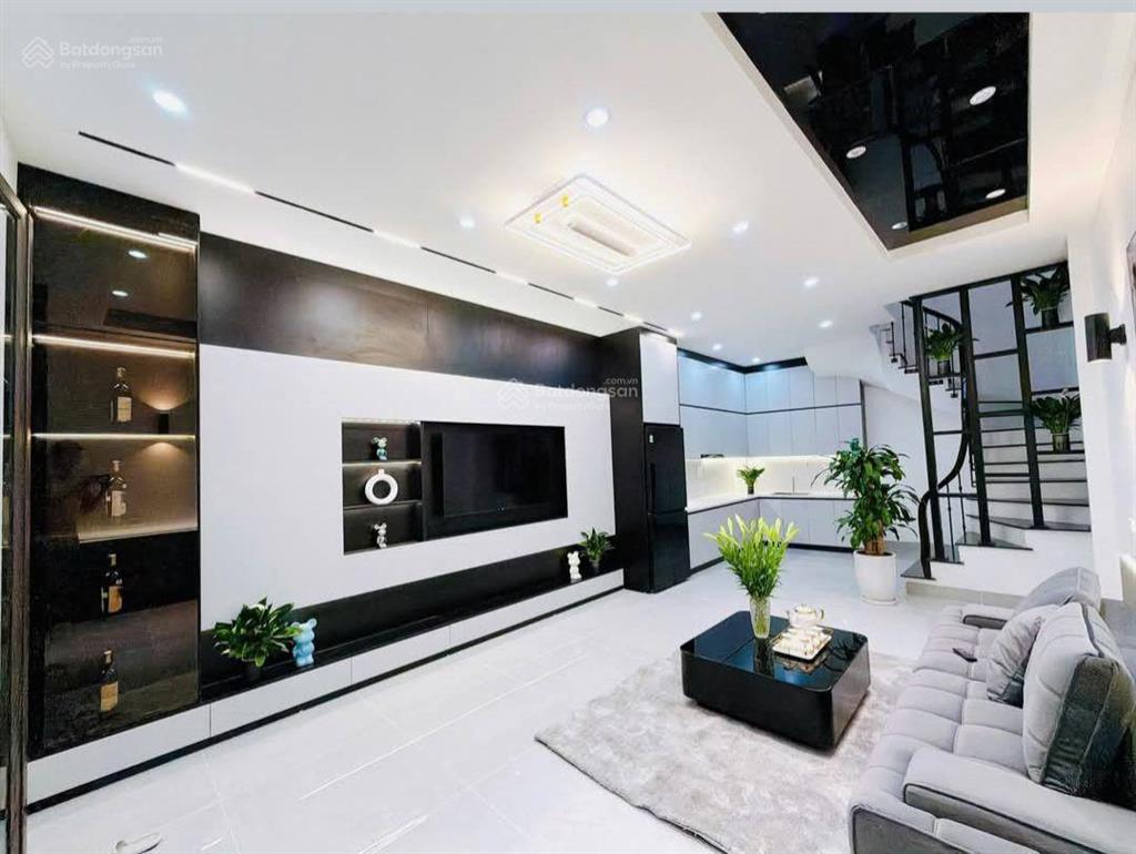 Bán nhà mặt ngõ thịnh quang đông đa 39m24 tầngmặt 4m23 pm9,5tỷ.nhà trung tâm quận đông đa.